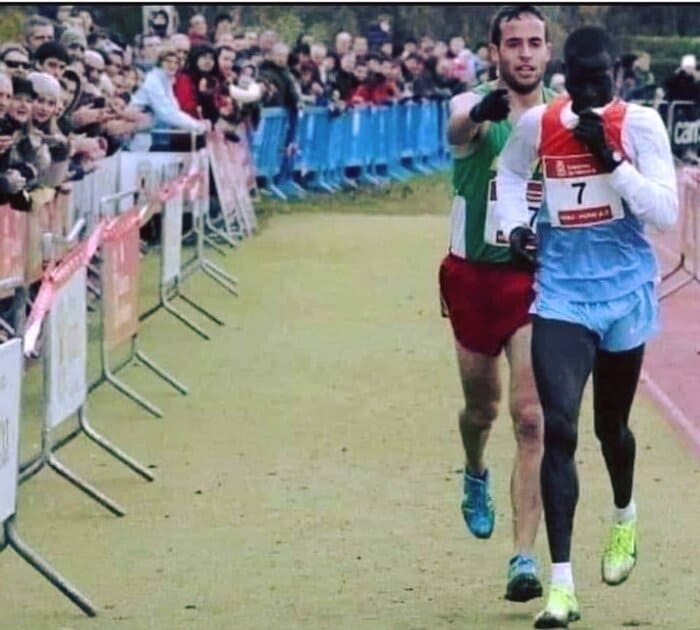 Spanish Runner Shows Tremendous Personal Character Towards Competitor